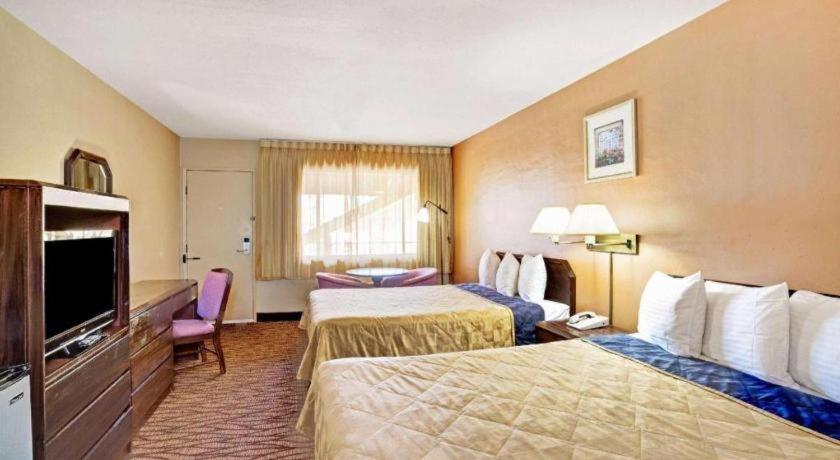 Howard Johnson By Wyndham South Lake Tahoe Exterior foto