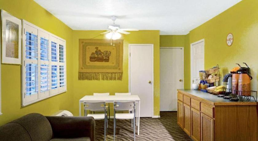 Howard Johnson By Wyndham South Lake Tahoe Exterior foto